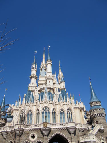 東京ディズニーランドに卒業旅行　そのプランでは、パークを１００％楽しめない！？