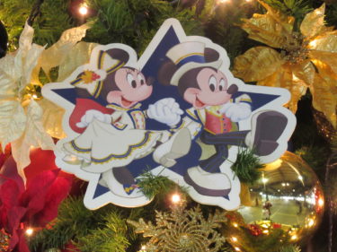 ディズニークリスマスに行きたい!チケットやホテル手配のヒントを教えます。